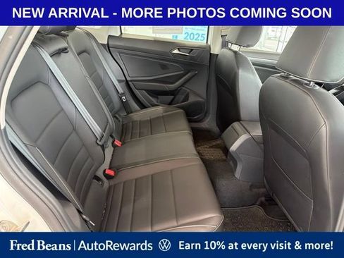 Used 2024 Volkswagen Jetta SE w/ Panoramic Sunroof Package FWD image 7