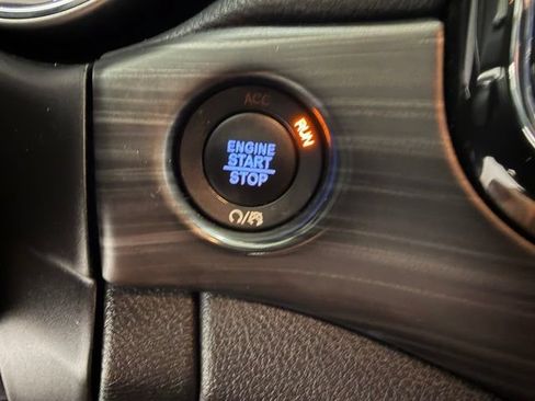 Used 2022 Jeep Grand Cherokee Laredo X AWD/4WD image 14