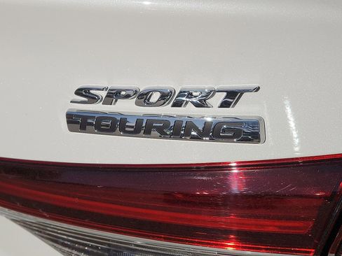 Used 2025 Honda Civic Sport Touring image 9