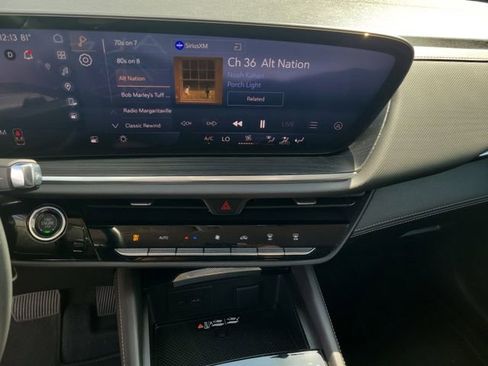 Used 2025 Buick Envision Preferred AWD/4WD image 33