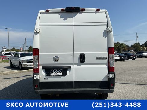 Used 2025 RAM ProMaster 2500 w/ Convenience Group FWD image 4