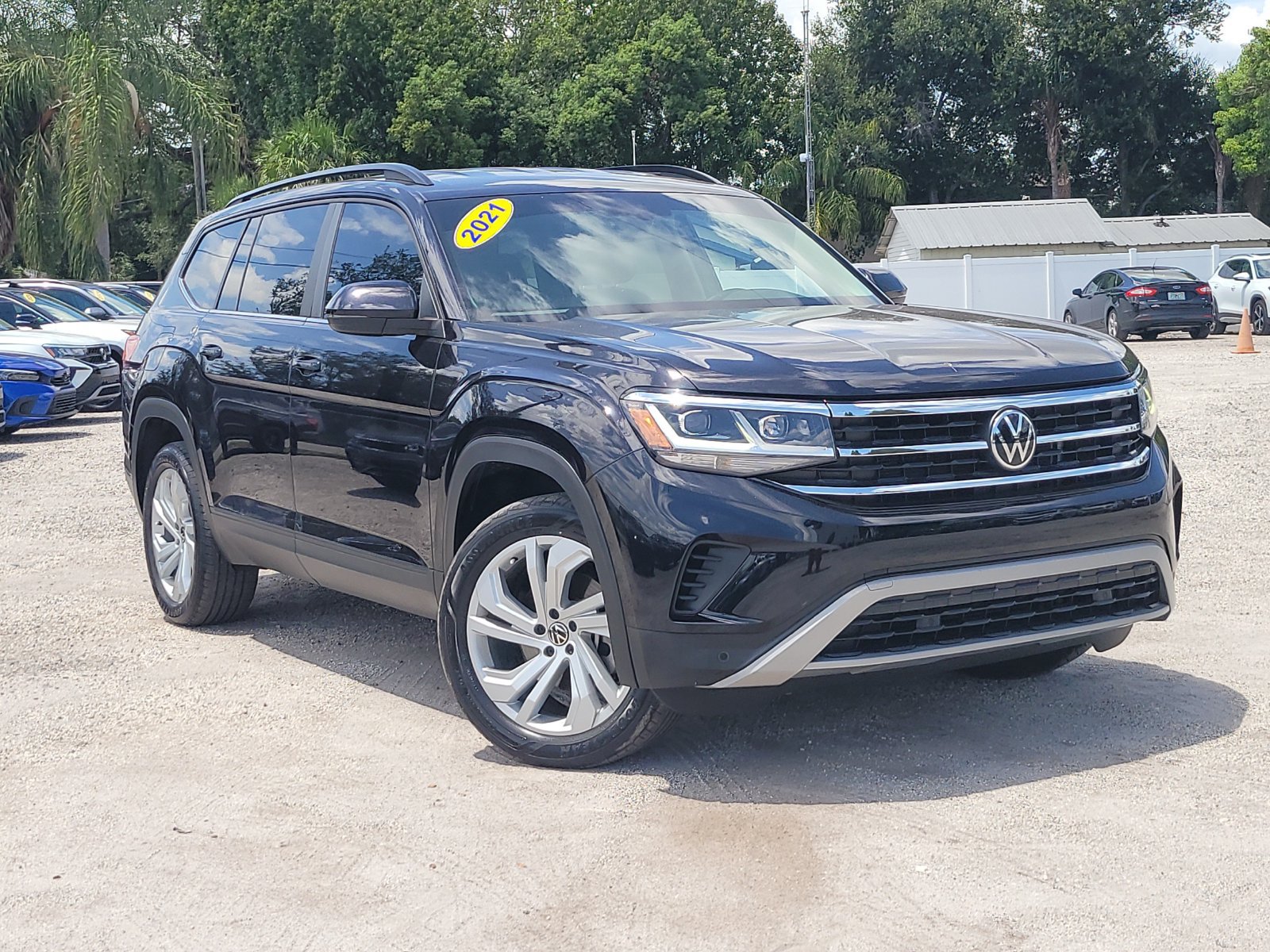 Used 2021 Volkswagen Atlas SE w/ Towing Package FWD image 32