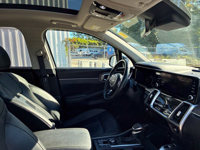 Used 2023 Kia Sorento EX w/ Panoramic Sunroof Package FWD image 22