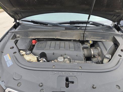 Used 2011 Chevrolet Traverse LT w/ LPO, 'HIT The Road' Package FWD image 39