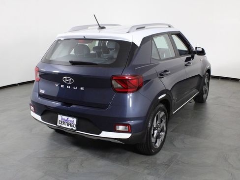 Certified 2024 Hyundai Venue Limited FWD image 4