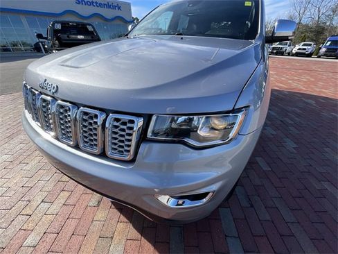 Used 2020 Jeep Grand Cherokee Limited w/ Luxury Group II image 12