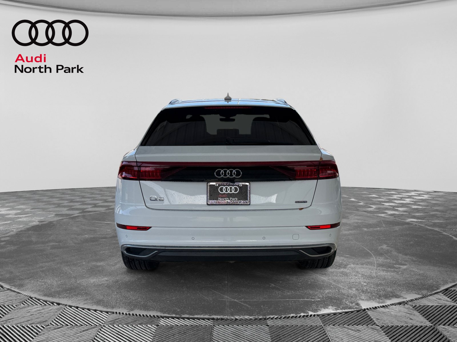Used 2022 Audi Q8 Premium Plus AWD/4WD image 4