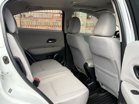 Used 2017 Honda HR-V EX image 12