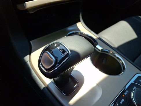 Used 2014 Jeep Grand Cherokee Summit AWD/4WD image 16