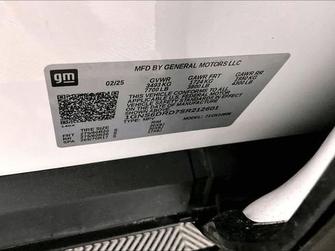 Used 2025 Chevrolet Suburban Z71 image 42