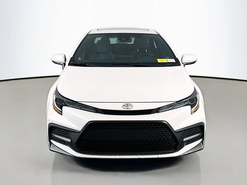 Used 2021 Toyota Corolla SE w/ SE Premium Package image 2