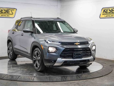 Used 2021 Chevrolet TrailBlazer LT w/ Convenience Package FWD image 5