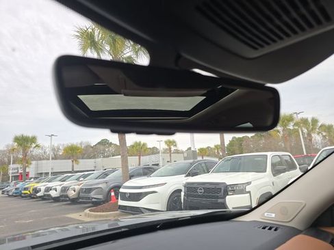 New 2026 Nissan Pathfinder Platinum image 35