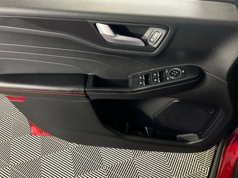 Used 2025 Ford Escape ST-Line image 24