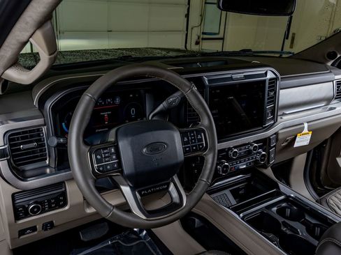 Used 2026 Ford F250 Platinum AWD/4WD image 17