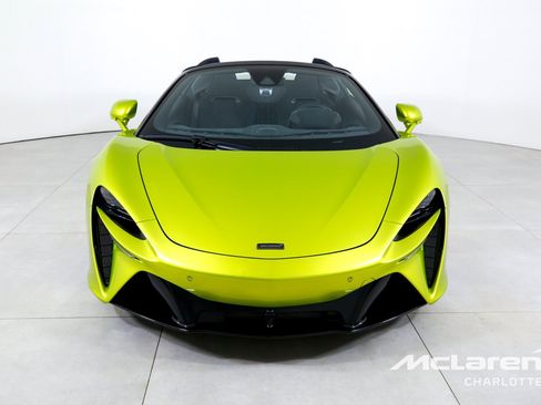 Used 2025 McLaren Artura Spider RWD image 5