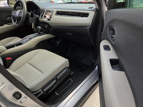 Used 2019 Honda HR-V LX image 7