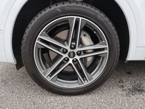 Used 2023 Audi Q5 e Prestige AWD/4WD image 9