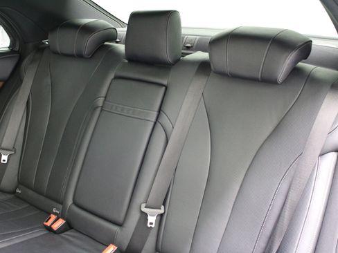 Used 2015 Mercedes-Benz S 550 Sedan image 40