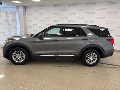 Certified 2025 Ford Explorer Active AWD/4WD image 2