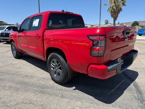 Used 2025 Nissan Frontier SV RWD image 7