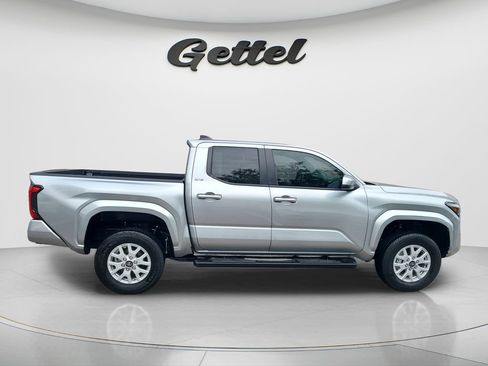 Used 2024 Toyota Tacoma SR5 RWD image 4