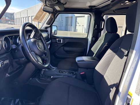 Certified 2022 Jeep Gladiator Sport image 18