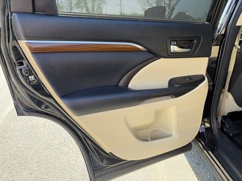 Used 2018 Toyota Highlander Limited image 13