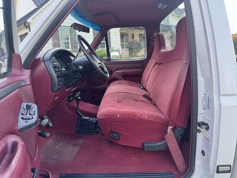 Used 1997 Ford F250 4x4 Regular Cab Heavy Duty image 12