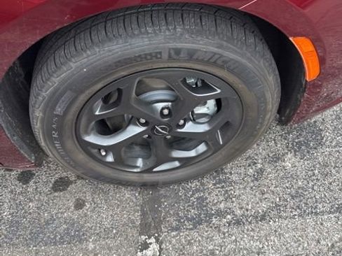 Used 2023 Chrysler Pacifica Touring-L w/ S Appearance Package image 18