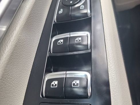 Used 2025 Kia Telluride S FWD image 15