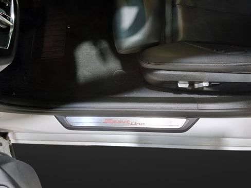 Used 2019 BMW 530i xDrive w/ Convenience Package AWD/4WD image 14