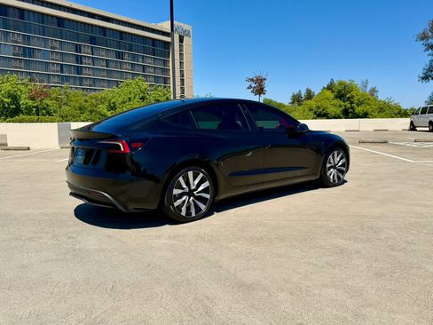 Used 2025 Tesla Model 3 RWD image 8