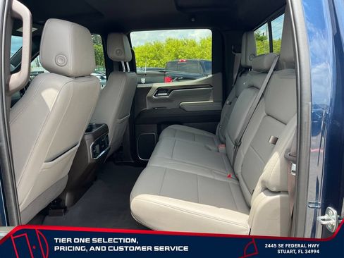 Used 2023 GMC Sierra 1500 SLT w/ SLT Premium Plus Package AWD/4WD image 11