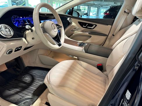 Used 2022 Mercedes-Benz EQS 580 4MATIC Sedan image 7