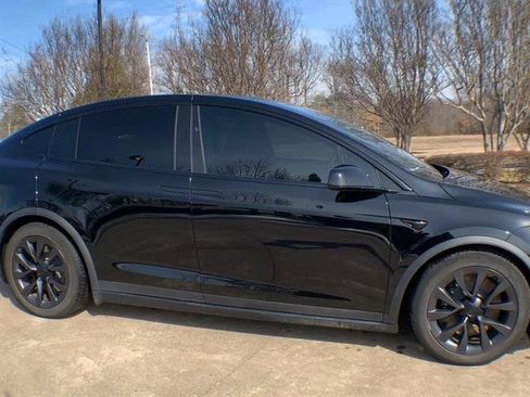 Used 2023 Tesla Model X image 9