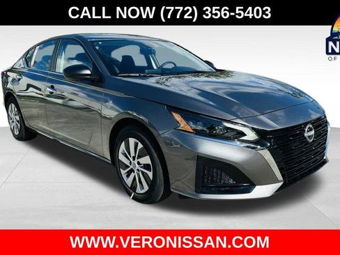Used 2025 Nissan Altima 2.5 S FWD image 1