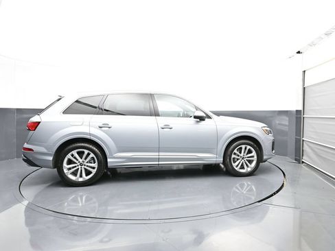 Used 2025 Audi Q7 3.0T Premium Plus AWD/4WD image 8