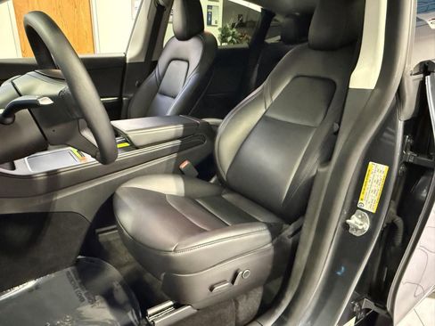 Used 2021 Tesla Model Y Performance image 14