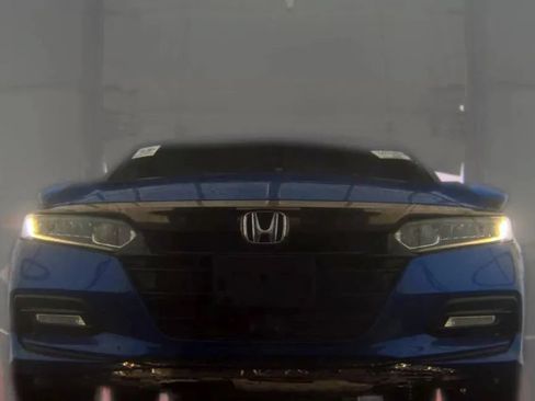 Used 2019 Honda Accord Sport image 5