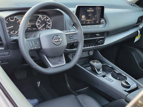 New 2026 Nissan Rogue SV image 4