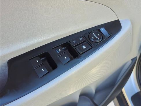 Used 2018 Hyundai Tucson SE image 8
