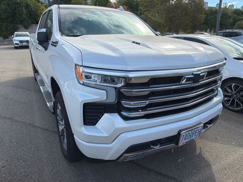 Used 2023 Chevrolet Silverado 1500 High Country w/ Max Trailering Package AWD/4WD image 3