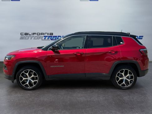 Used 2024 Jeep Compass Limited AWD/4WD image 8