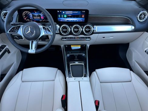 New 2026 Mercedes-Benz GLB 250 image 14