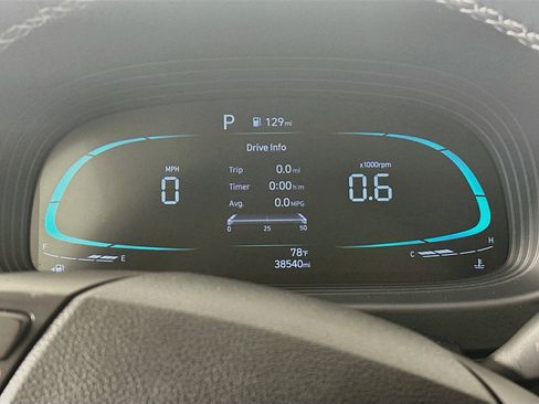 Used 2025 Hyundai Venue SEL FWD image 19