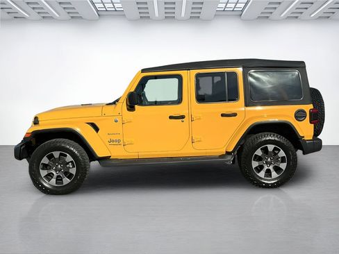 Used 2018 Jeep Wrangler Unlimited Sahara AWD/4WD image 3