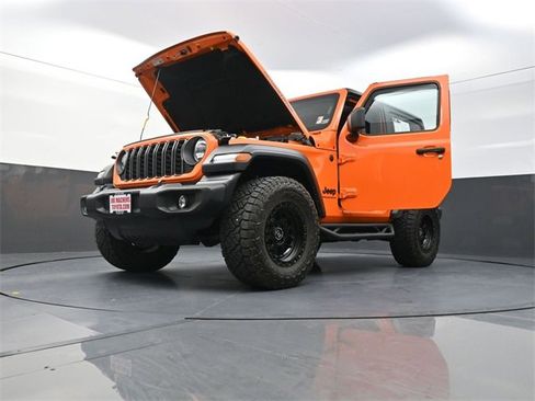 Used 2025 Jeep Wrangler Sport image 33