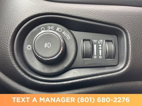 Used 2022 Jeep Renegade Trailhawk w/ Trailer Tow Group AWD/4WD image 26
