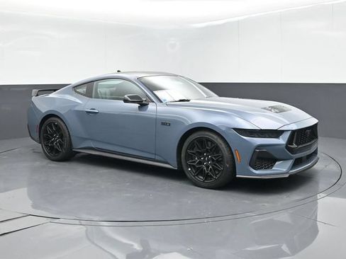 Used 2025 Ford Mustang GT Premium w/ GT Performance Package RWD image 2